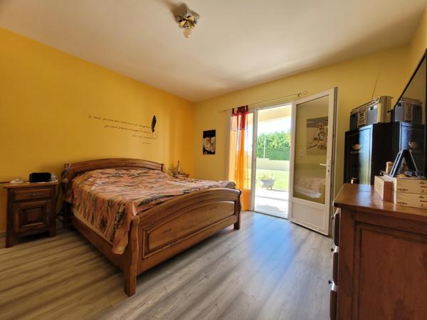 Maison à vendre 6 pièces proche de BORDS (17)