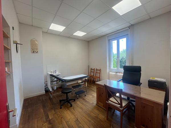 A LOUER - Rochefort-En-Terre-  Local professionnel ?  15m2 - Maison médicale -