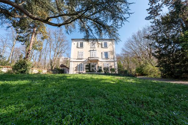 Appartement bourgeois 2 pièces à Tassin la Demi Lune