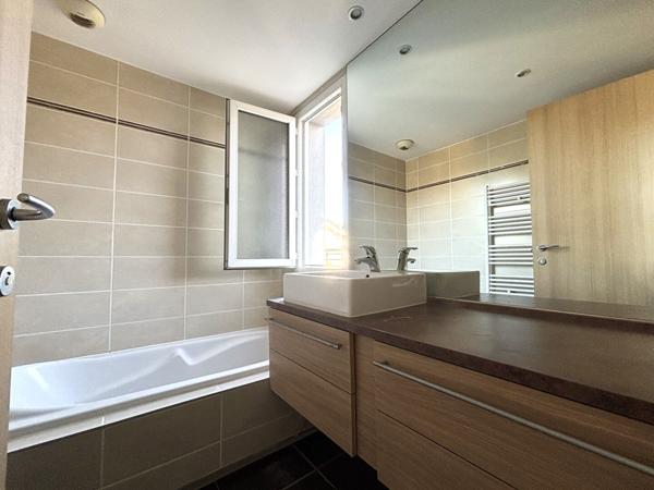 Splendide appartement-terrasses aux triples expositions en dernier étage avec dépendances, dans le quartier prisé de Bissy