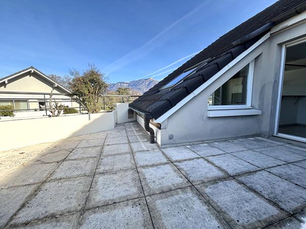 Splendide appartement-terrasses aux triples expositions en dernier étage avec dépendances, dans le quartier prisé de Bissy