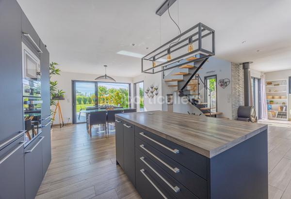 Vente Maison130 m² - 5 Pièces - SAINT PHILBERT DE GRAND LIEU (44310)