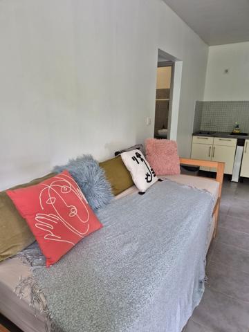 MAISON MITOYENNE T2 MEUBLE+jardin 960 € MATOURY ch comprises