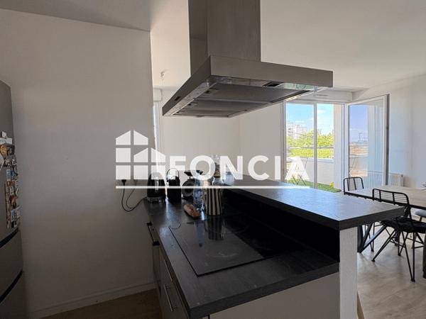 Location Appartement 3 pièces 69.35 m² - 1 RUE LEODILE BERRA Niort 79000
