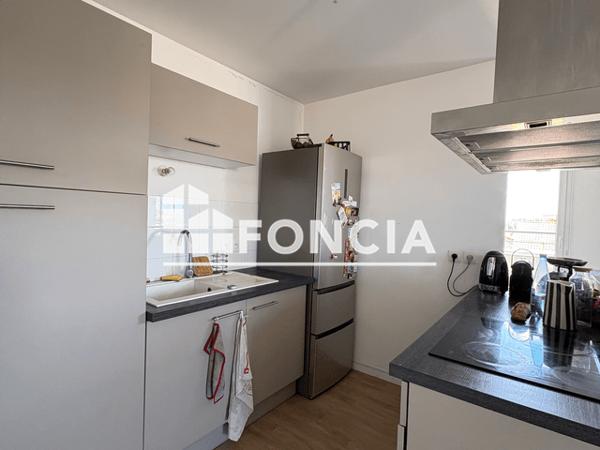 Location Appartement 3 pièces 69.35 m² - 1 RUE LEODILE BERRA Niort 79000