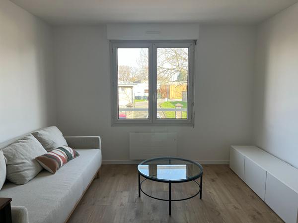 Magnifique Studio meublé 24.80m² avec parking refait à Neuf - LA QUEUE EN BRIE