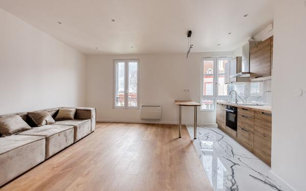 Immeuble à vendre    25 pièces • 451,43 m2 Le Raincy