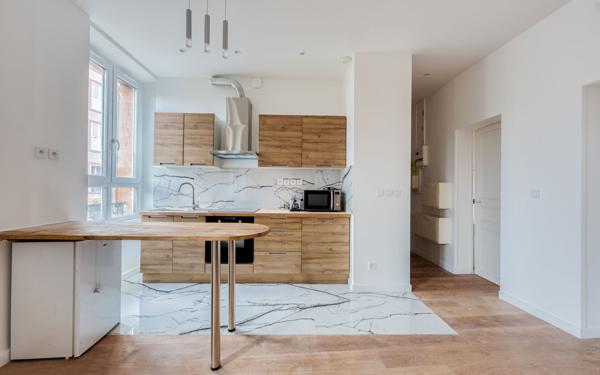 Immeuble à vendre    25 pièces • 451,43 m2 Le Raincy