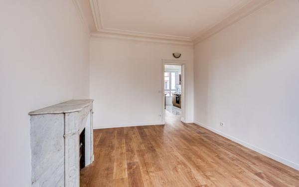 Immeuble à vendre    25 pièces • 451,43 m2 Le Raincy