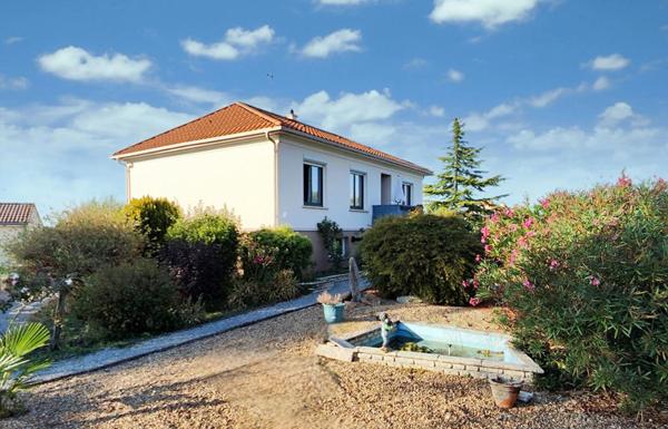 Maison 3 chambres - carport - abris - pergola et jardin CLOS