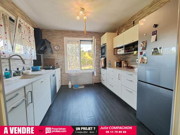 Maison 3 chambres - carport - abris - pergola et jardin CLOS