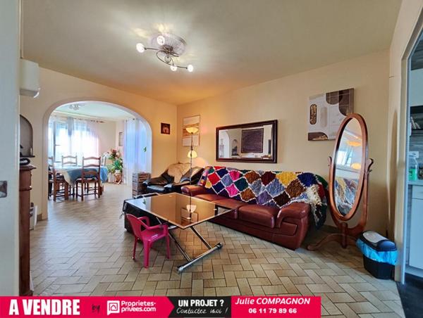 Maison 3 chambres - carport - abris - pergola et jardin CLOS