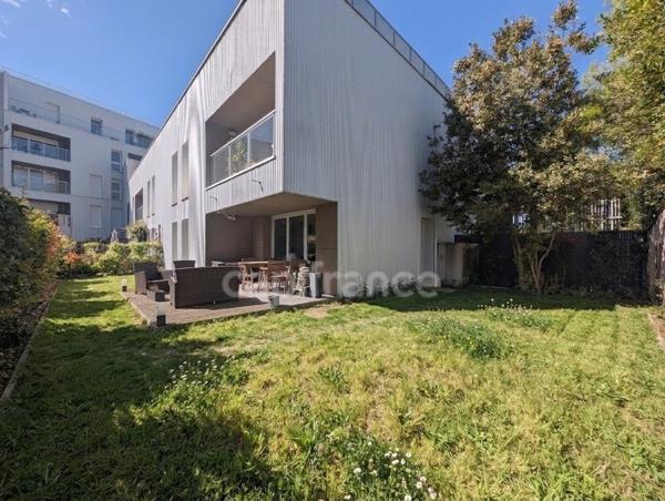 Appartement à vendre 3 pièces BORDEAUX CHARTRONS (33) - Jardin 110m2, terrasse, parking, cellier