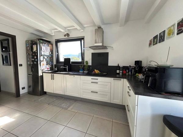 À acheter – Maison individuelle avec piscine – Bons-en-Chablais (74890)