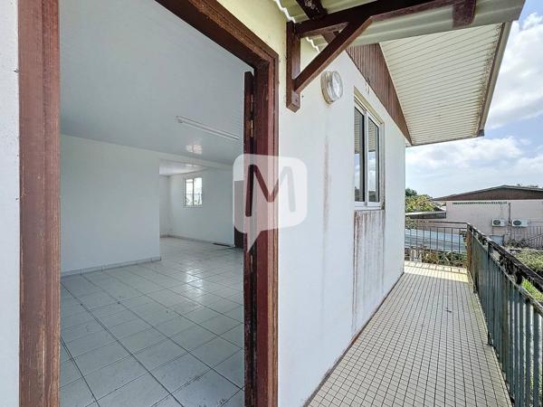 DPT GUYANE, à vendre SINNAMARY maison T6 ou 2 apparts T3 de 181 m2