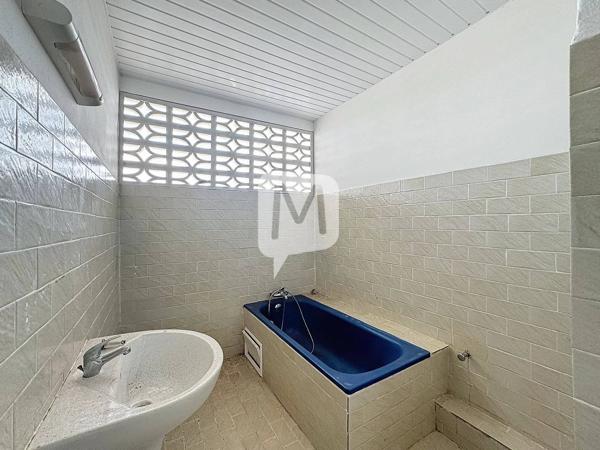 DPT GUYANE, à vendre SINNAMARY maison T6 ou 2 apparts T3 de 181 m2