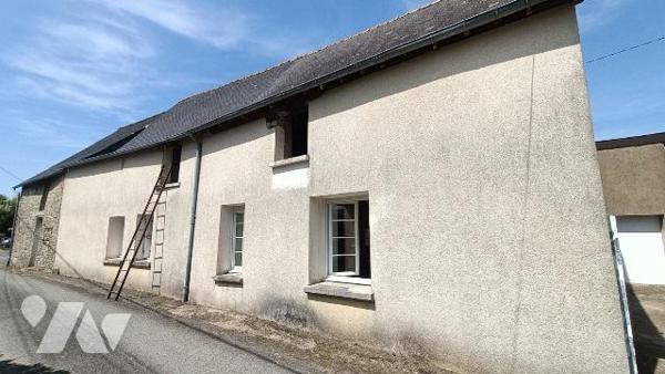 GUICHEN - Dans hameau entre le bourg et la gare de Bourg des Comptes - Maison en pierres compre...