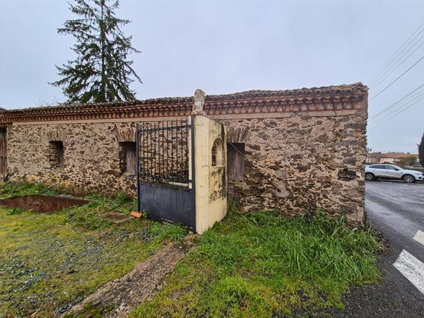 Garage en pierres de 60 m²