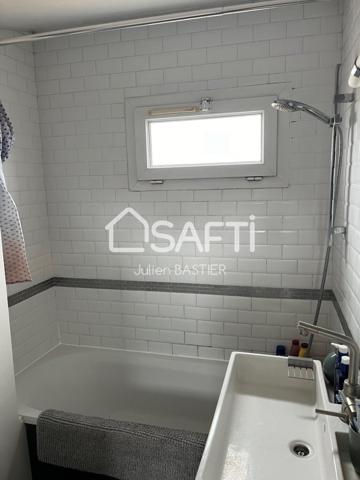 Bordeaux Chartrons rue notre dame - Tram B, T2 rénové au 3ème étage dans une jolie copropriété