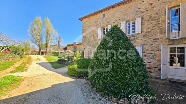 Domaine en hameau privé avec activité touristique - Cadre d’exception entre Lot et Dordogne