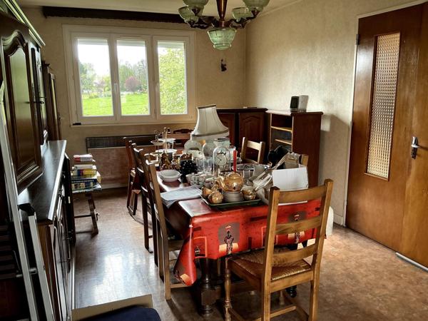 Maison 73 M2, 5 pièces 3 chambre, garage sur 608 M2 de terrain