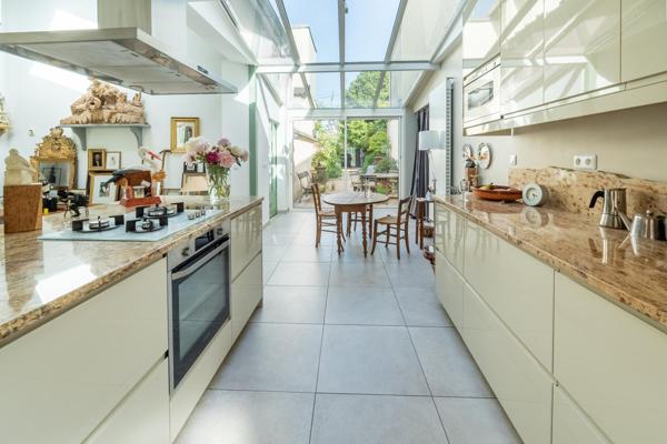 Atelier d'artiste de 147m² (possible plus) + maison loft de 171 m²
