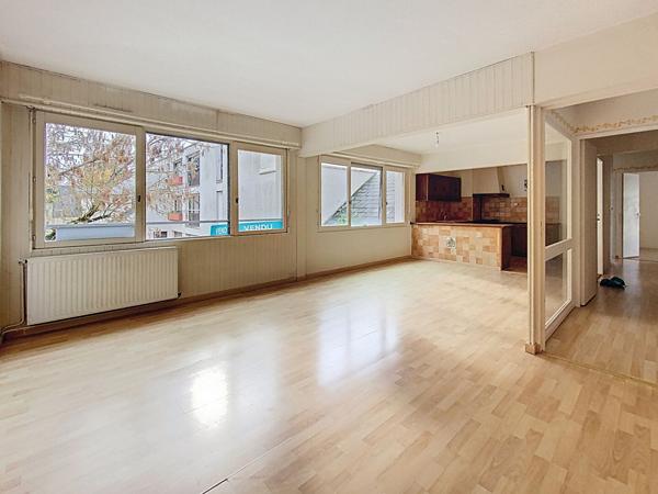Appartement Angers de 3 chambres de 99.34 m2 à Angers proche Clinique de l'Anjou avec stationnement