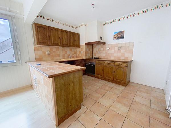 Appartement Angers de 3 chambres de 99.34 m2 à Angers proche Clinique de l'Anjou avec stationnement