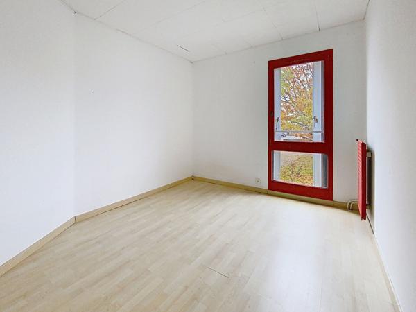 Appartement Angers de 3 chambres de 99.34 m2 à Angers proche Clinique de l'Anjou avec stationnement