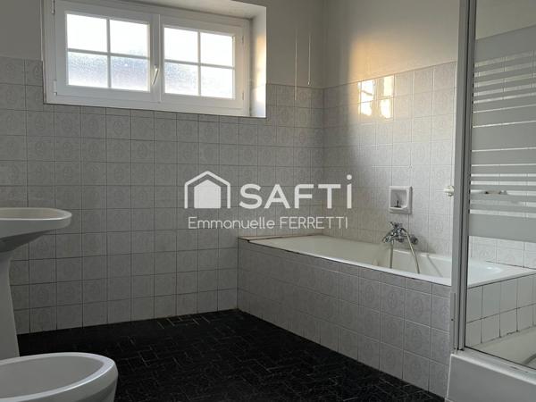 Ancienne ferme en pierre – 130 m² habitables + dépendances – 12 km des plages