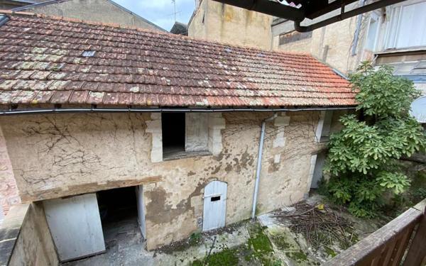 Immeuble à vendre    3 pièces •  Mussidan