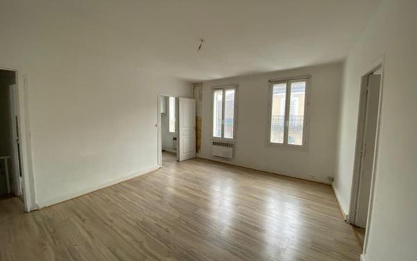 Immeuble à vendre    3 pièces •  Mussidan