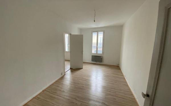 Immeuble à vendre    3 pièces •  Mussidan