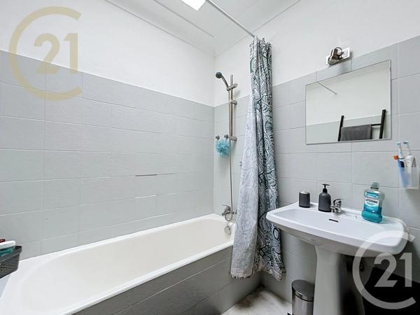 Appartement F4 à vendre  4 pièces - 75,90 m 2   LE CANNET  - 06