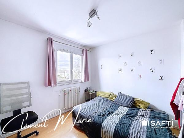 Au prix d'un appartement ... sans les charges ! Maison familiale de 119 m2  sur 3 niveaux avec 4 chambres, terrasse et garage !!!