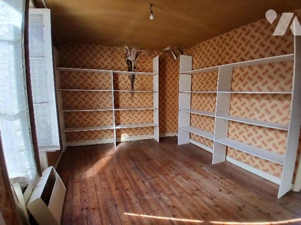 Immeuble à usage commercial et d'habitation à vendre à SECONDIGNY (79130)
