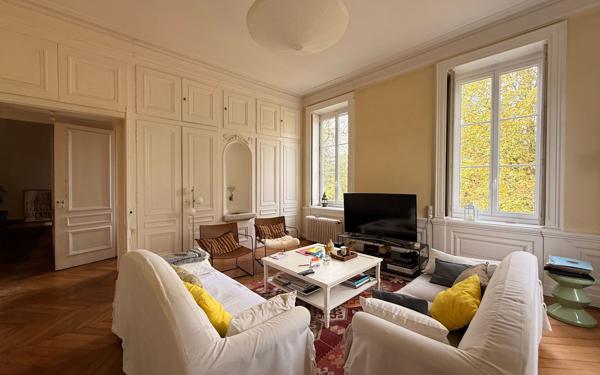 Maison à louer    5 pièces •  Saint-Genis-Laval