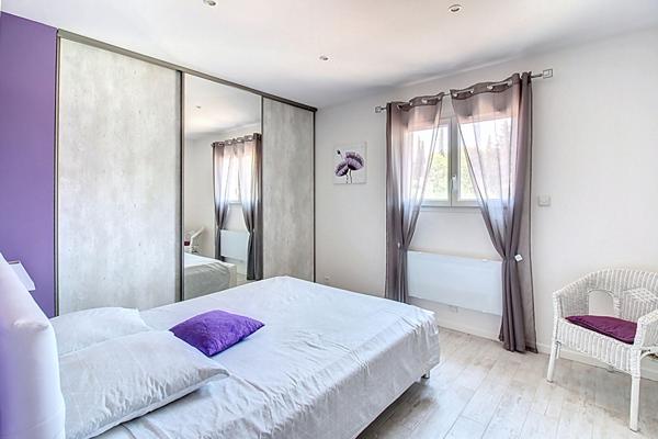 A VENDRE DRAGUIGNAN Maison 300 m² avec PISCINE GARAGE SOUS SOL terrain 4600 m²