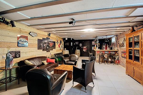 A VENDRE DRAGUIGNAN Maison 300 m² avec PISCINE GARAGE SOUS SOL terrain 4600 m²