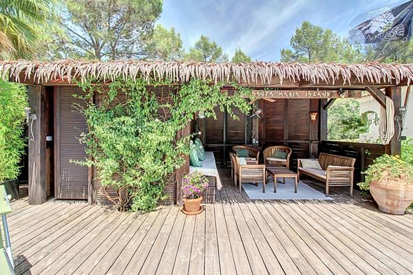 A VENDRE DRAGUIGNAN Maison 300 m² avec PISCINE GARAGE SOUS SOL terrain 4600 m²