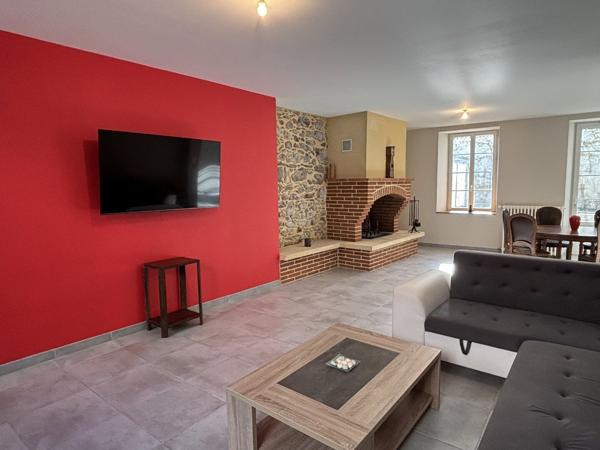 Maison de village du XIXe siècle en pierre Belesta