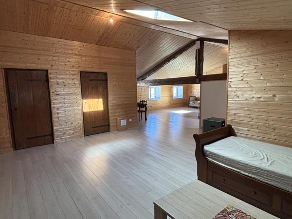 Maison de village du XIXe siècle en pierre Belesta
