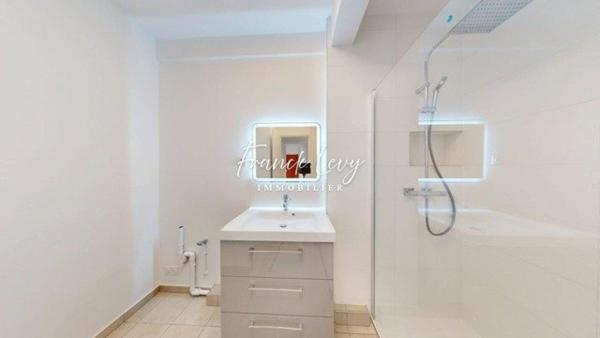 Superbe 2 pièces rénové avec balcon à Neuilly-sur-Seine