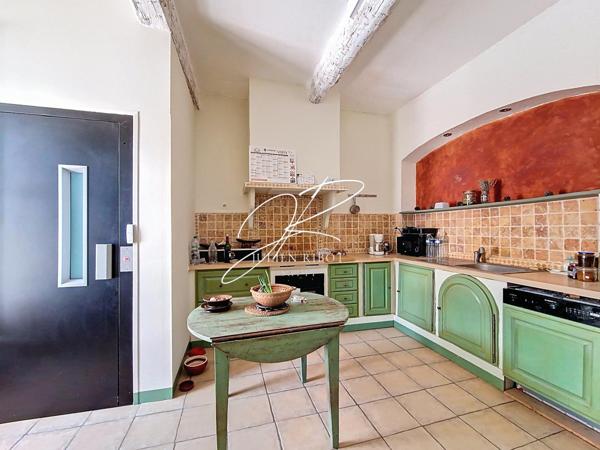 Maison T8 5 chambres 238 m² garage, cour intérieure