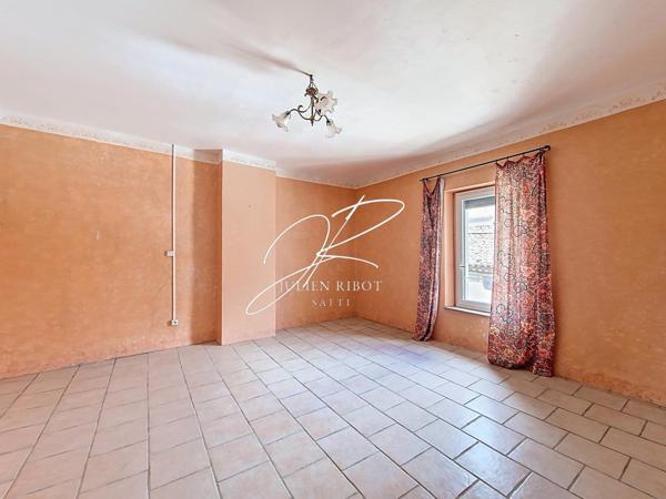 Maison T8 5 chambres 238 m² garage, cour intérieure