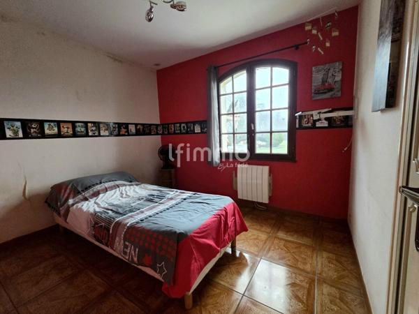 Maison individuelle de plain-pied – 4 chambres – Terrain 3 452 m²