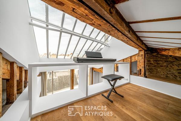 Atelier d’artiste en duplex au dernier étage
