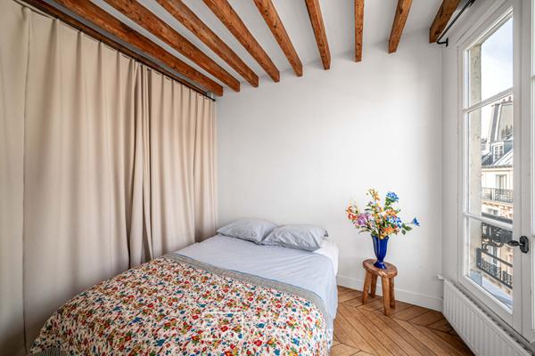 Atelier d’artiste en duplex au dernier étage