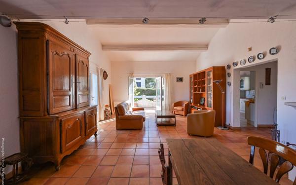 Maison à vendre    5 pièces •  Sanary-sur-Mer
