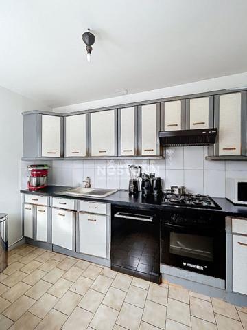 Maison à Dreux avec grand jardin 6 pièce(s) 5 chambres 130 m2 GARE, ÉCOLES, COMMERCES, PARKING